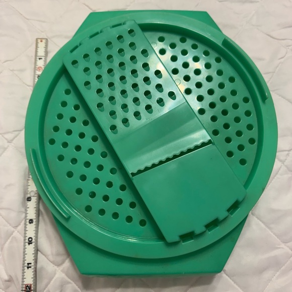 Tupperware Other - Vintage Tupperware Green Kitchen Grater and Slicer